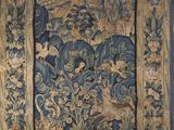 une image d'une tapisserie accrochée au mur d'une pièce