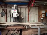 a machine that is sitting on a table in a room