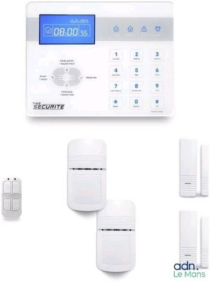 un ensemble de dispositifs d'alarme comprenant un écran numérique et des télécommandes