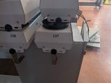 trois machines empilées les unes sur les autres