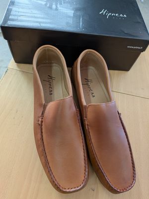 Paire de chaussures de marque HIPNESS
