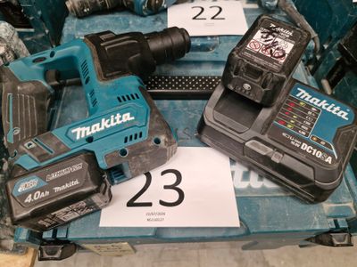 deux Makita posées sur une table