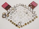 de nombreux modèles différents de montres de poche disposés en cercle