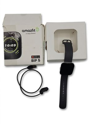 une boîte contenant une montre