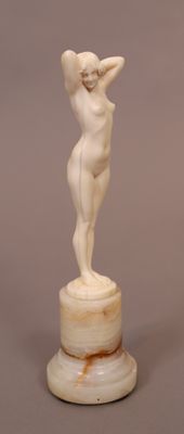 SCULPTURE "JEUNE FEMME NUE" DE Joe DESCOMPS (1869-1950)