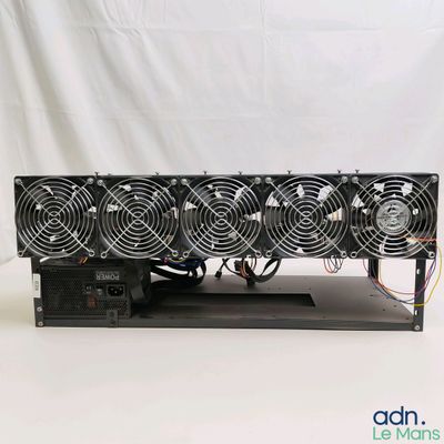 quatre ventilateurs empilés les uns sur les autres