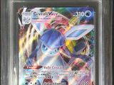un gros plan d'une carte Pokémon dans son emballage en plastique