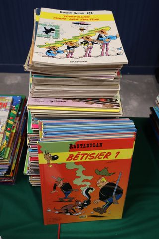GOSCINNY : LUCKY LUKE  42 albums cartonnés, Ed DARGAUD et LUCKY C...