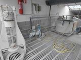 a machine that is sitting on the floor in a room