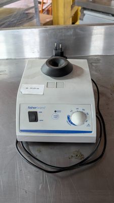 an image of a machine that is sitting on a table