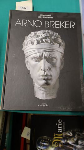 ARNO BREKER : Sculpteur, dessinateur, architecte.