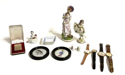 a lot of items that are sitting on a table