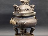 brûle-parfum chinois en bronze orné de foo-foo sur le dessus