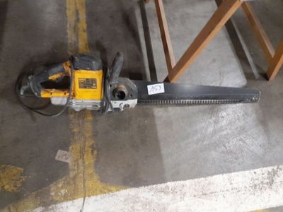 Scie alligator électrique Dewalt DWE 398 - Photo 1