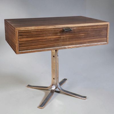 an image of a wooden table with a drawer on top of it