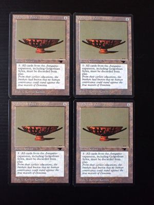 quatre cartes sur lesquelles figure l'image d'un bol posé sur une table