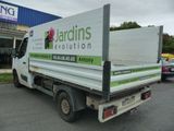 a picture of a truck parked in front of a building