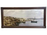 une peinture à l'huile représentant un bateau sur l'eau, près d'un rivage rocheux