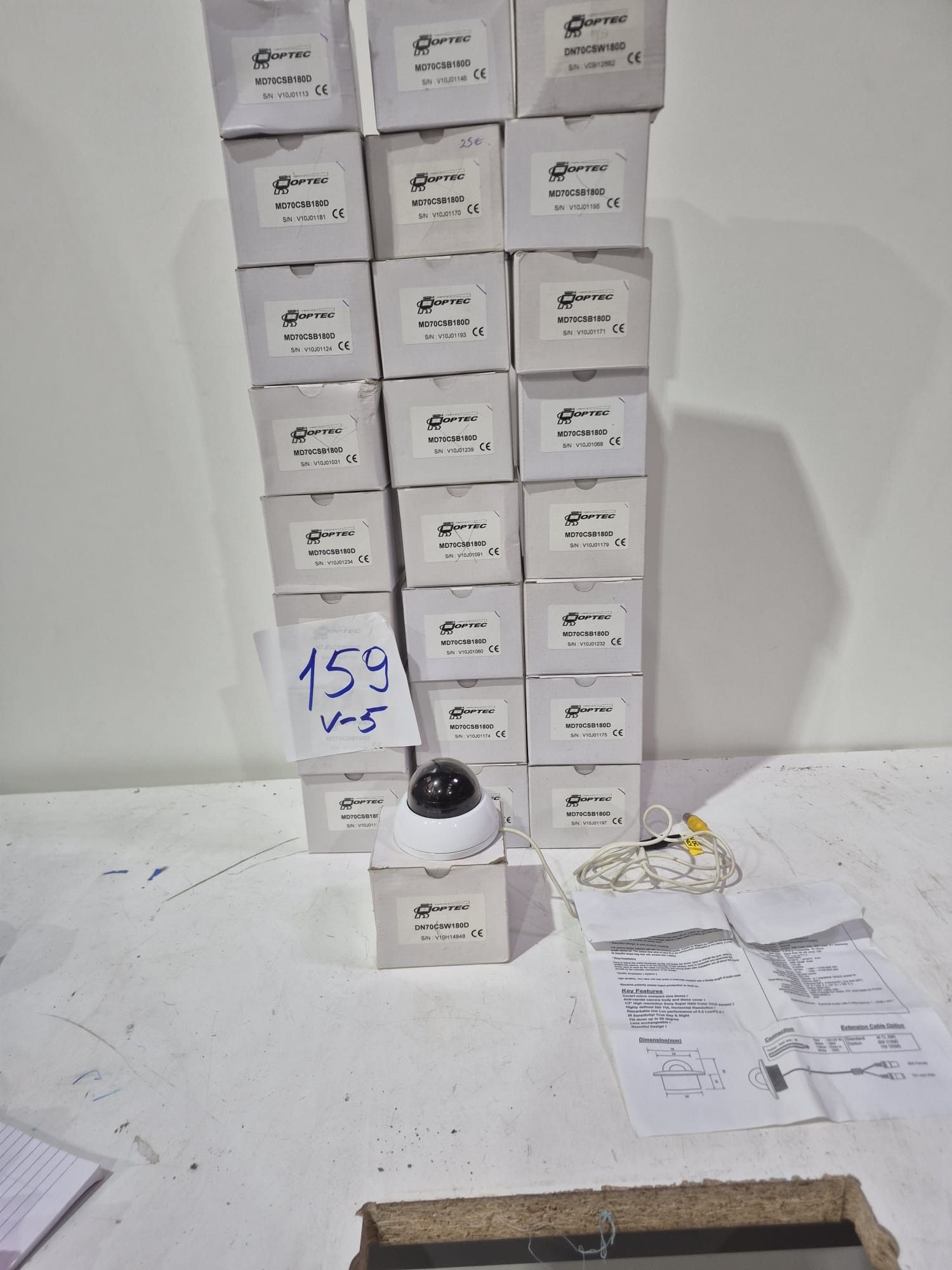 Lot d’environ 24 caméras de vidéosurveillance mini-dôme OPTE…