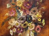 une peinture de fleurs dans un vase sur une table