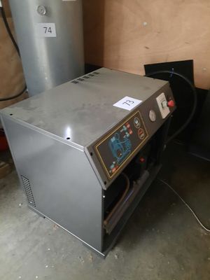 an image of a machine that is sitting in a room