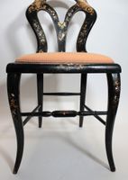 Paire de chaises en bois laqué et doré à décor en incrustati… (photo 5)