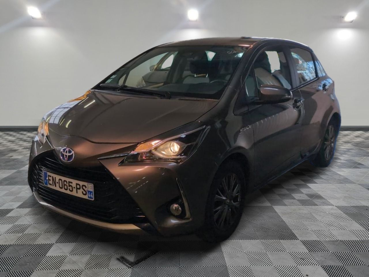 TOYOTA - YARIS HYBRIDE 100H DYNAMIC - EH - Mise en service: …
