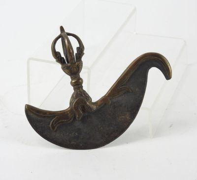 bronze figurine of a boat shaped like a boat with a handle