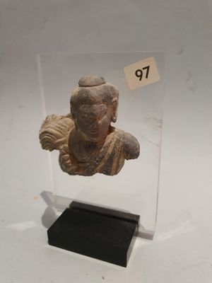 Haut de torse de Bouddha en schiste