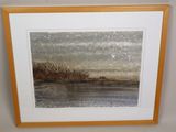 aquarelle encadrée représentant un lac et des arbres, dans un cadre en bois