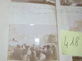 un vieux livre avec des photos de personnes dessus