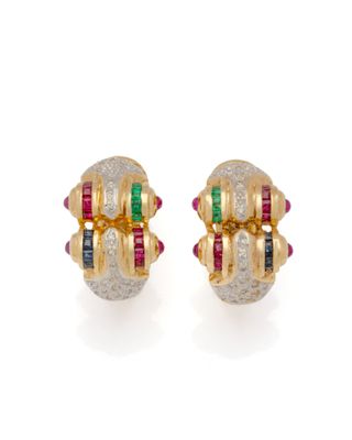 une paire de boucles d'oreilles en diamants, rubis, émeraudes et or jaune