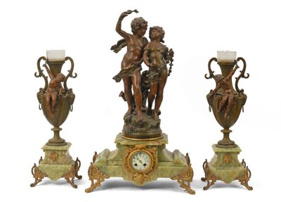 Importante garniture de cheminée en régule patiné et onyx co…