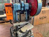 an image of a machine that is sitting on a table