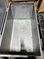 Bac caisse métallique à roulettes (photo 2)