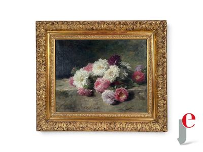 une photo d'un tableau de fleurs dans un cadre doré