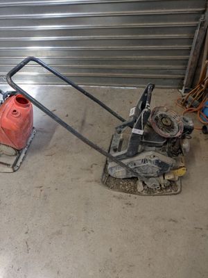 a small machine that is sitting on the floor