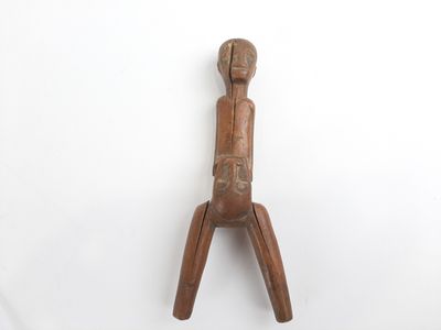 Petit lance pierre en bois Baoulé , Côte d'Ivoire.