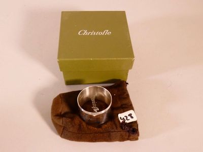 Christofle. Rond de serviette en métal argenté gravé du prén…