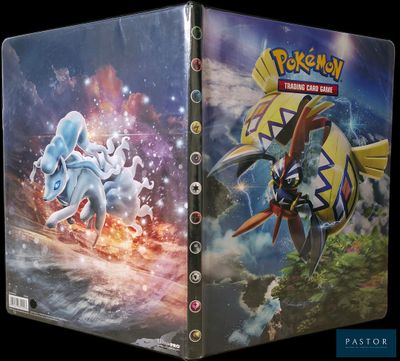 un gros plan d'une boîte sur laquelle figure une image de Pokémon