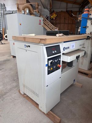 une image d'une machine dans une usine