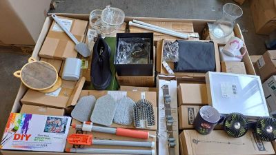 351 / 1 palette de 140 kg de mix (brosse de toilettes,… - Photo 1