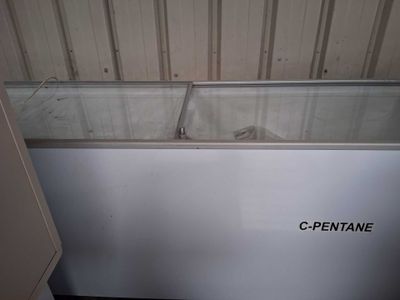 Congélateur coffre vitré sur le dessus C-PENTANE (vendu sur …