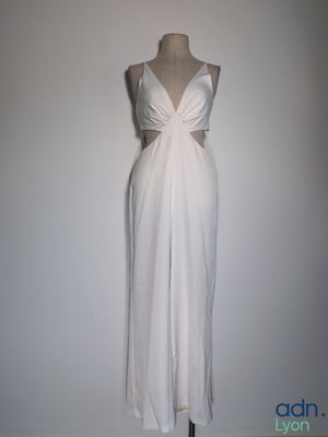 a picture of a white dress on a mannequin mannequin