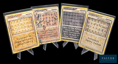 quatre cartes présentant des motifs différents sur fond noir