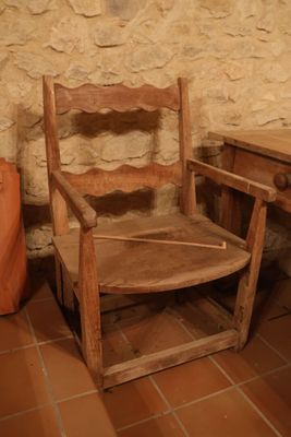 Fauteuil en bois naturel + quatre chaises pliantes + table à… - Photo 1