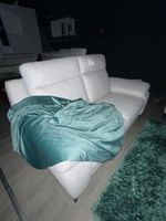 Deux canapés 2 et 3 places (le 3 places est éléctriques) tis… (photo 3)