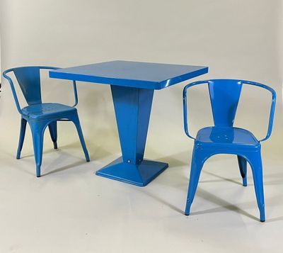 JEAN PAUCHARD pour TOLIX Deux chaises et une table en métal … - Photo 1