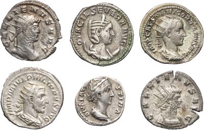 six pièces de monnaie romaines antiques représentant des visages d'hommes et de femmes