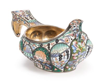 KOVSH en vermeil, RUSSIE, Moscou 1908-1917, au titre de 84 zolotniks, 